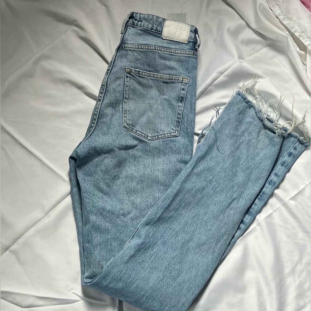 zara light wash wide legged jeans